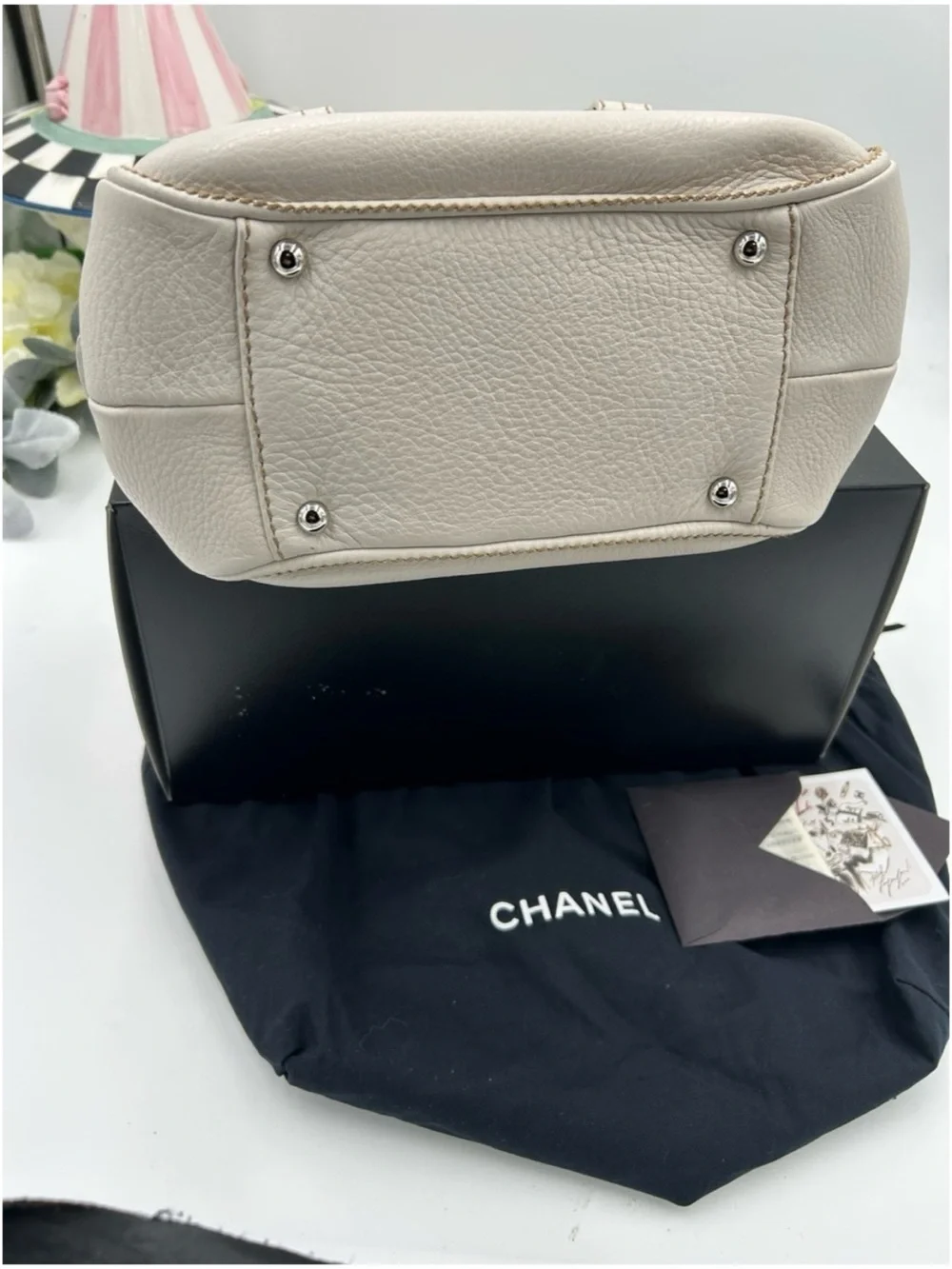 Chanel, LAX Cream pebbled grain leather bowler bag series 8 made in Italy